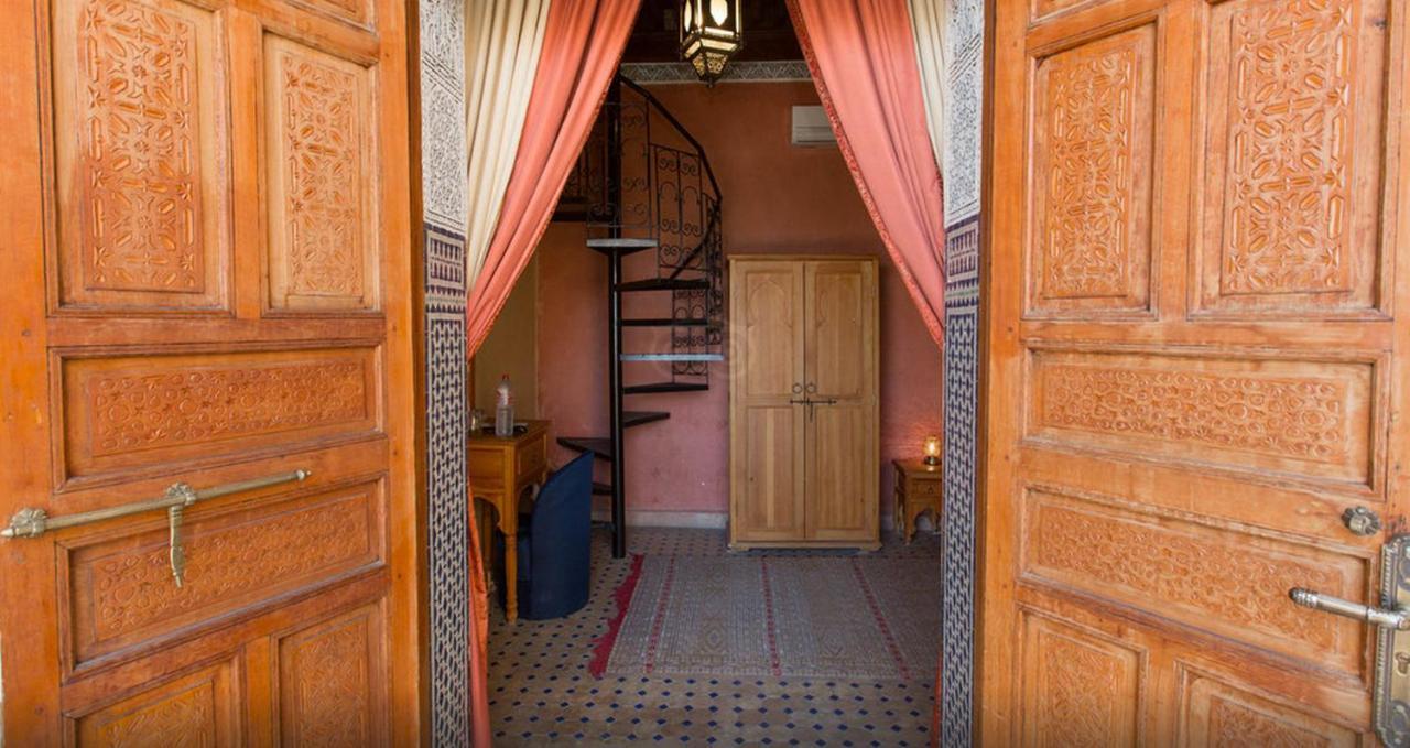 Riad Layalina Fes 7 Chambres & 18 Personnes Piscine, Parking, Vue & Wifi Au Pied Medina Exterior photo